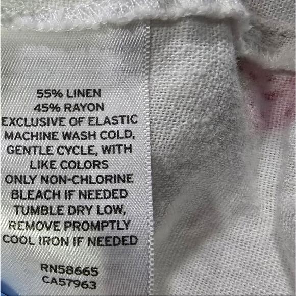 BP. White Strawberry Print Crop Top – Size XL - Picture 8 of 8